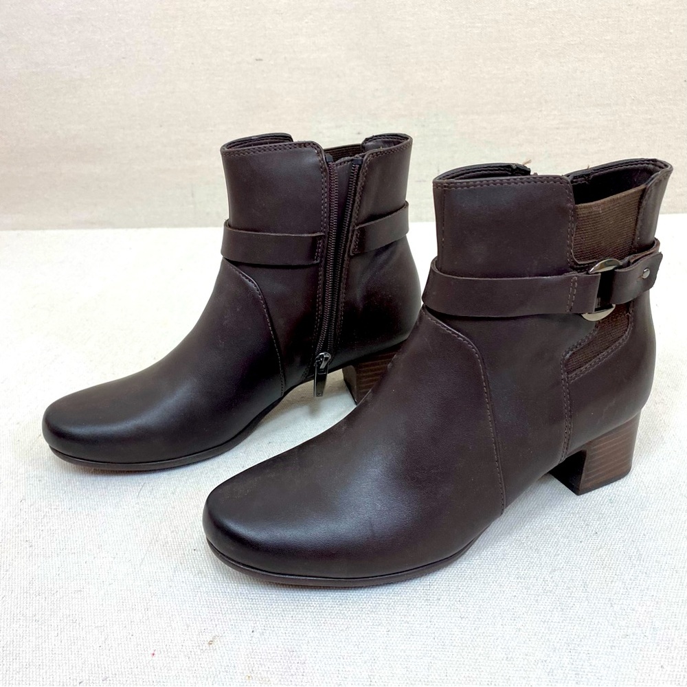 Clarks UN Damson Brown Leather Ankle Boots